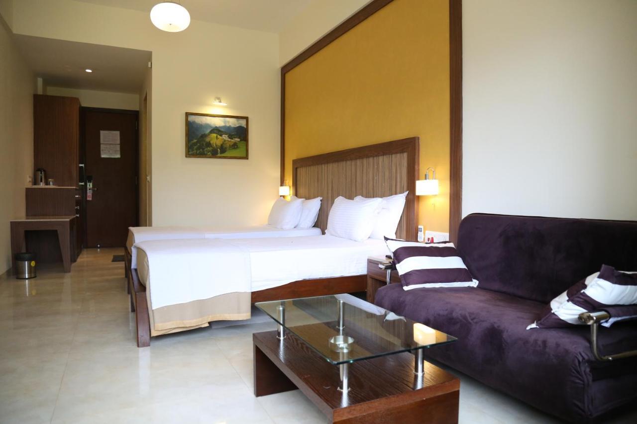 Vits Lonavala Hotel Bagian luar foto