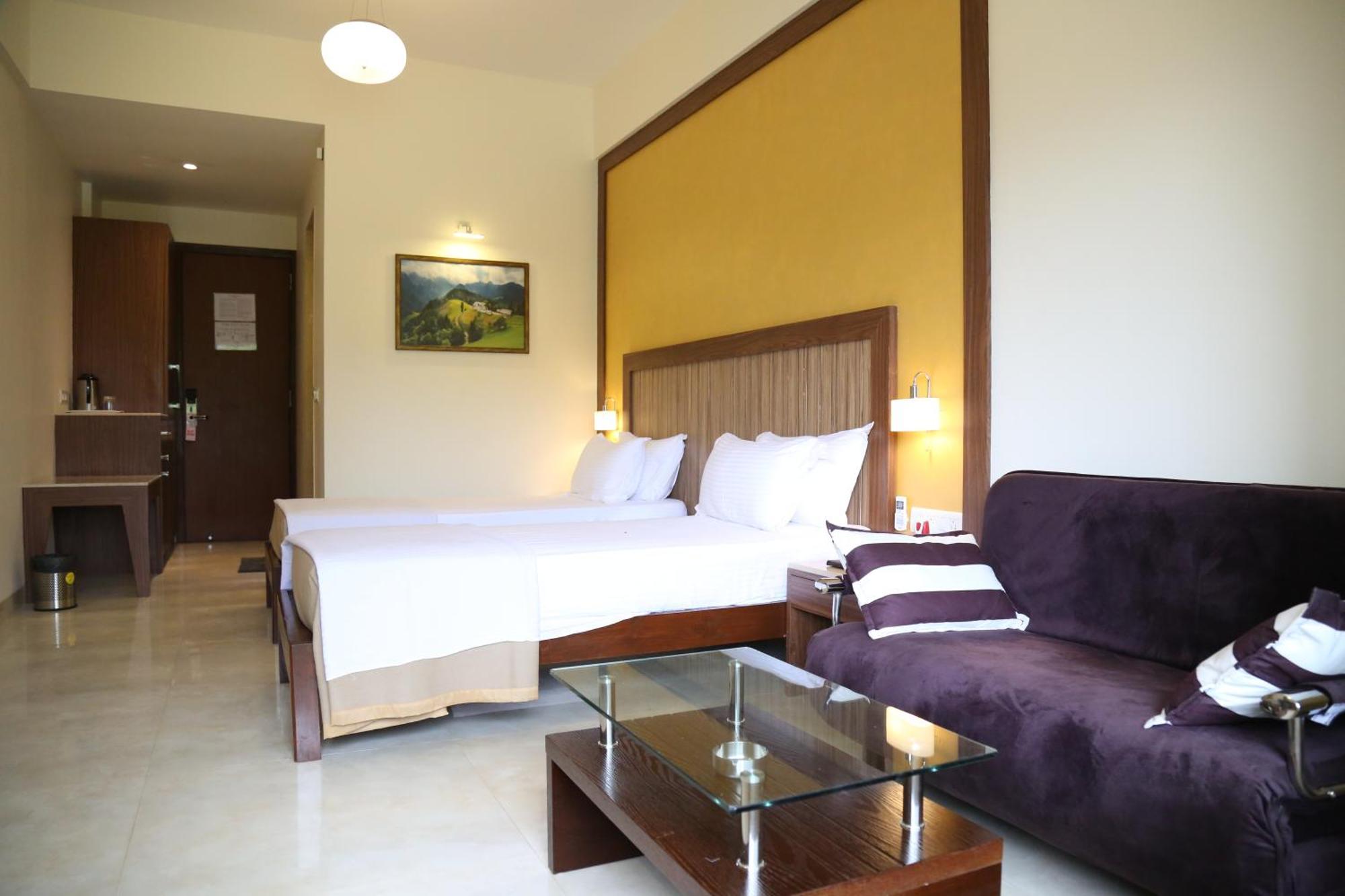 Vits Lonavala Hotel Bagian luar foto