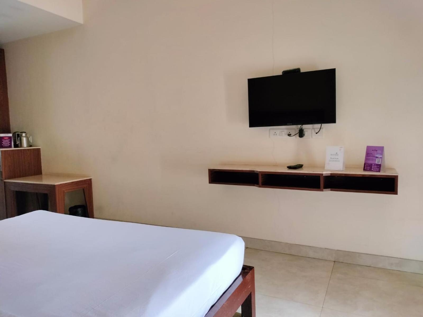 Vits Lonavala Hotel Bagian luar foto
